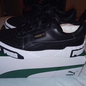 Women puma shoes
